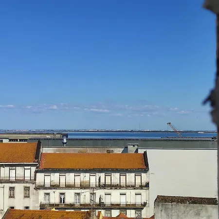 Lafoes West Riverside * Lisboa